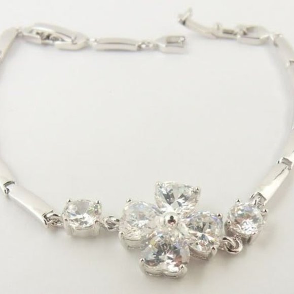 14K White Gold Plated Clover Bracelet - Picture 1 of 4